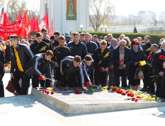 Футболисты и тренерский штаб «Шерифа-2» посетили Мемориал Славы