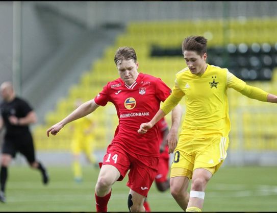 Молодежь у стартовой линии