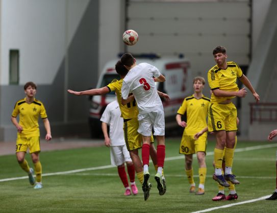 Юноши начали с победы Юноши начали с победы
