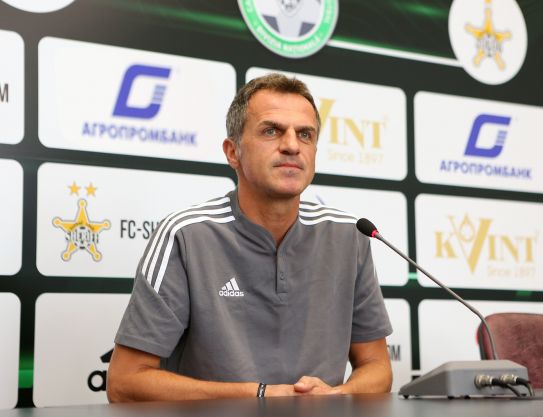 Rueda de prensa frente a "Maribor"