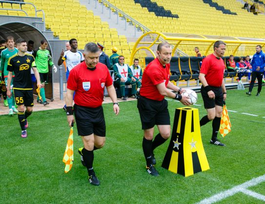 El partido oro fue confiado al  equipo  moldavo de árbitros